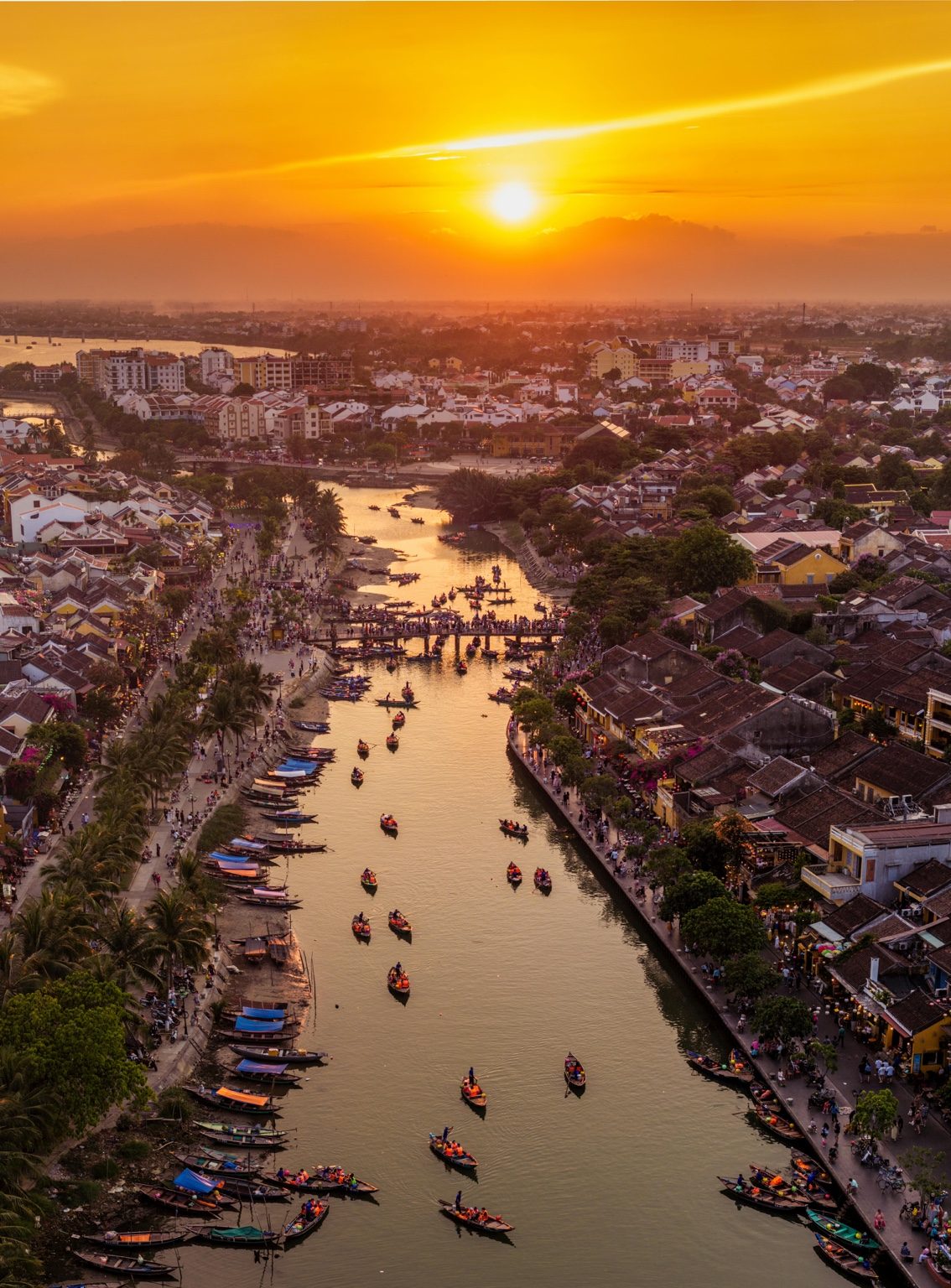 Ha Long Bay γαλήνια νερά